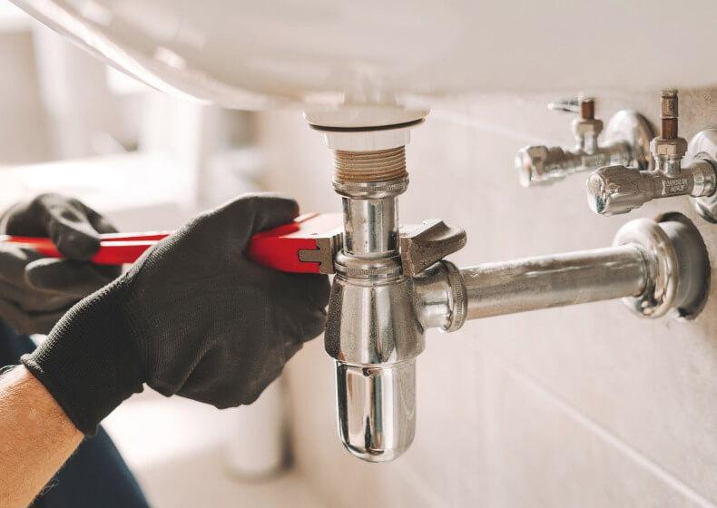 fixing broken water heater in emergency situation